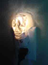 Skull Nightlight Clear, on, custompokersandmore